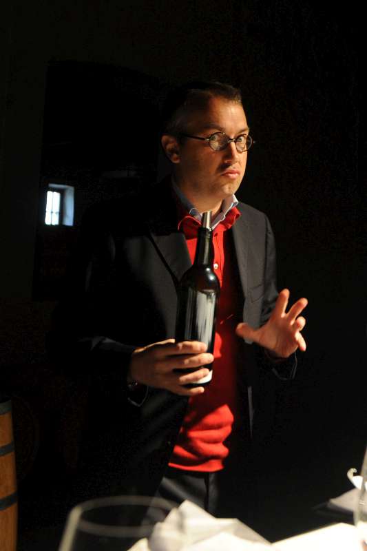 8:30am. Thomas Duroux emerges from the shadows to present Palmer.