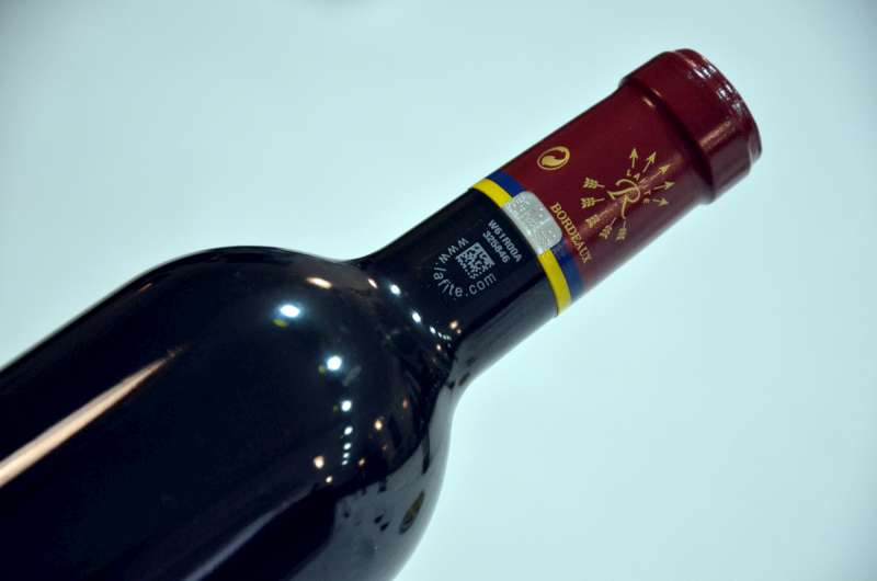 The new Prooftag security system that Lafite has adapted since the 2009 vintage and that Carruades will from the 2010 onwards.