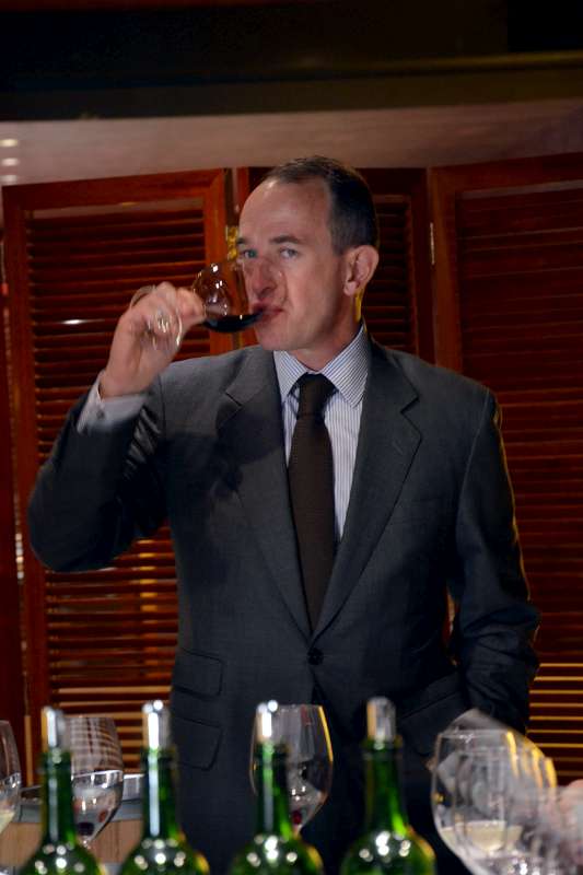 And then Monsieur Prats savours a glass of the 2011 Cos himself.