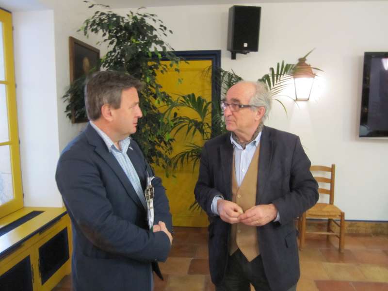 Stephen Browett and Charles Chevalier discussing 2014 at Lafite